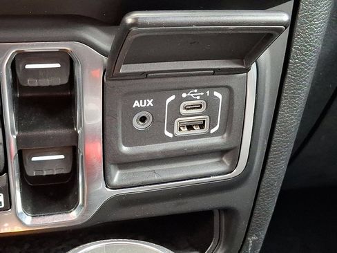 Used 2021 Jeep Wrangler Unlimited Sport image 24