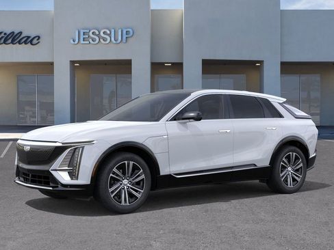 New 2026 Cadillac Lyriq Luxury image 2