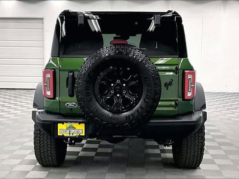 Used 2025 Ford Bronco Badlands image 5