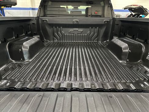 Used 2023 Chevrolet Silverado 1500 LT AWD/4WD image 12