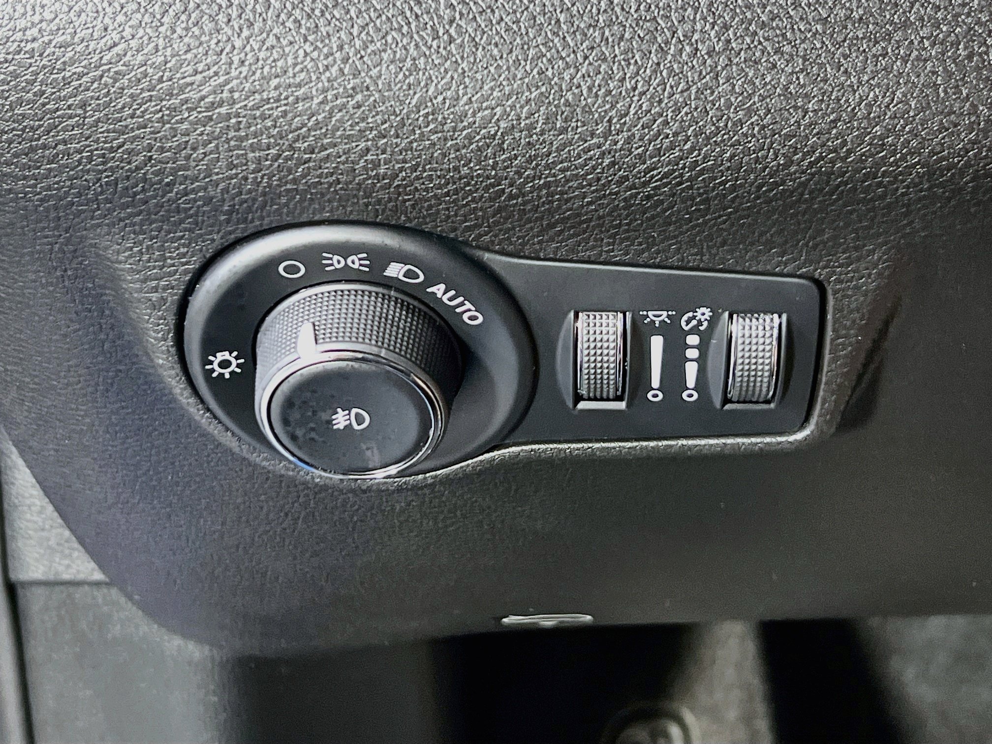 Used 2023 Jeep Compass Limited w/ Elite Group AWD/4WD image 10