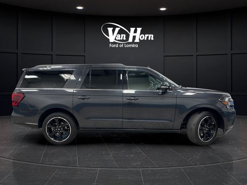 Used 2024 Ford Expedition Max Limited AWD/4WD image 8