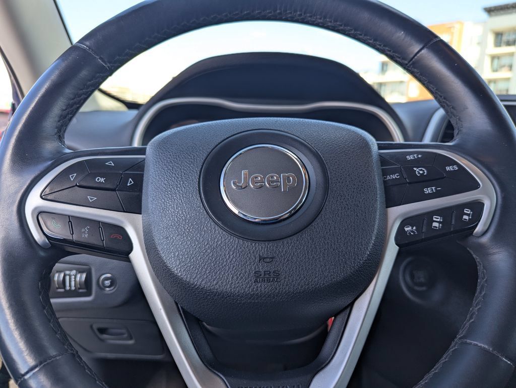 Used 2014 Jeep Cherokee Limited w/ Technology Group FWD image 19