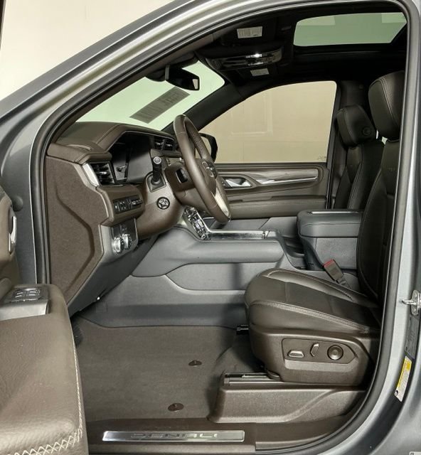 Used 2022 GMC Yukon Denali RWD image 10