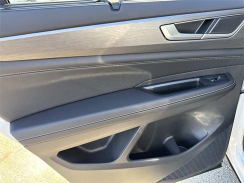 New 2026 Volkswagen Atlas Cross Sport SE image 11