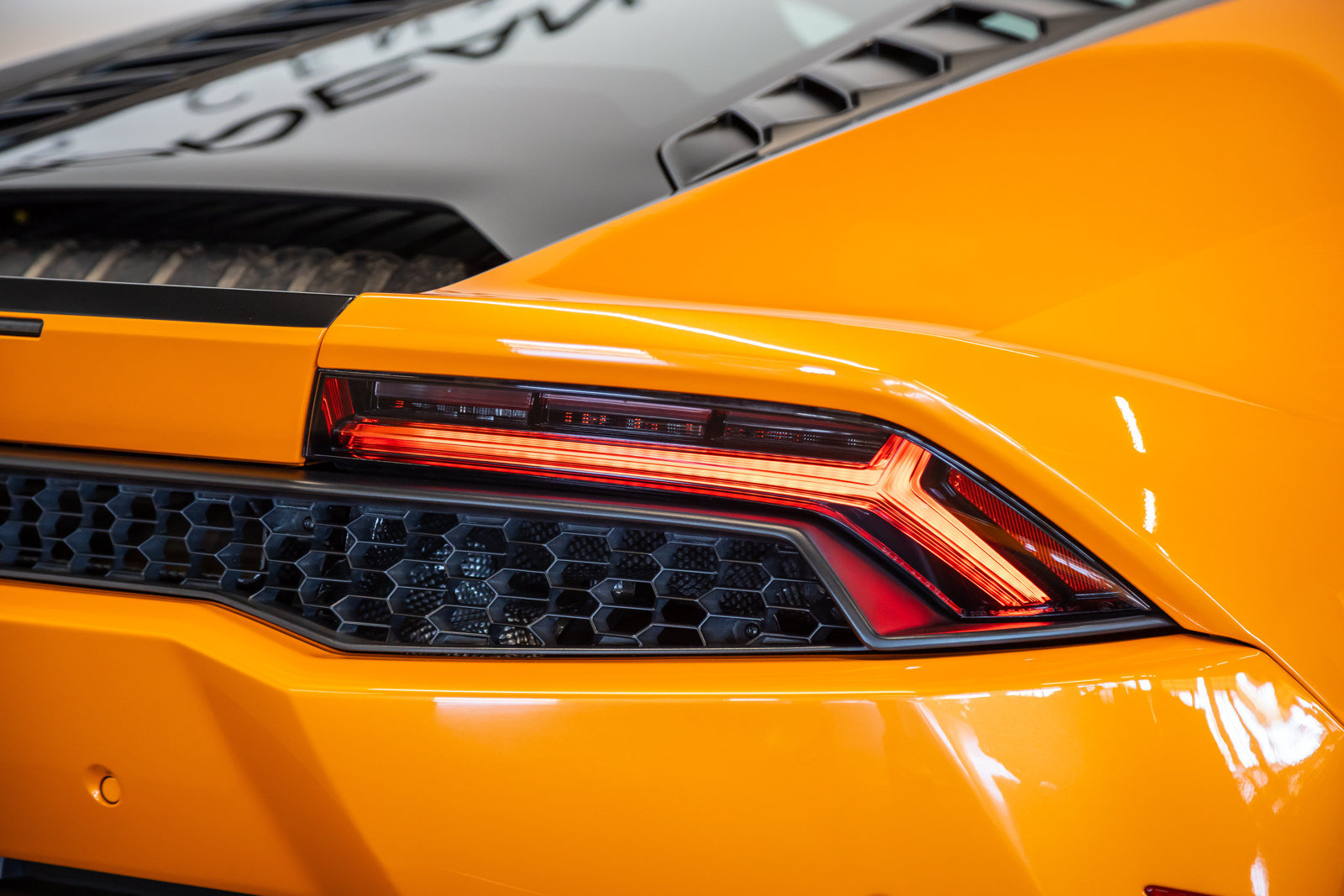 Used 2015 Lamborghini Huracan LP 610-4 AWD/4WD image 26