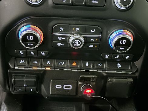 Used 2021 GMC Sierra 1500 AT4 w/ AT4 Premium Package AWD/4WD image 23