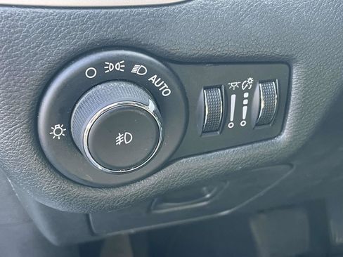 Used 2014 Jeep Cherokee Limited FWD image 18