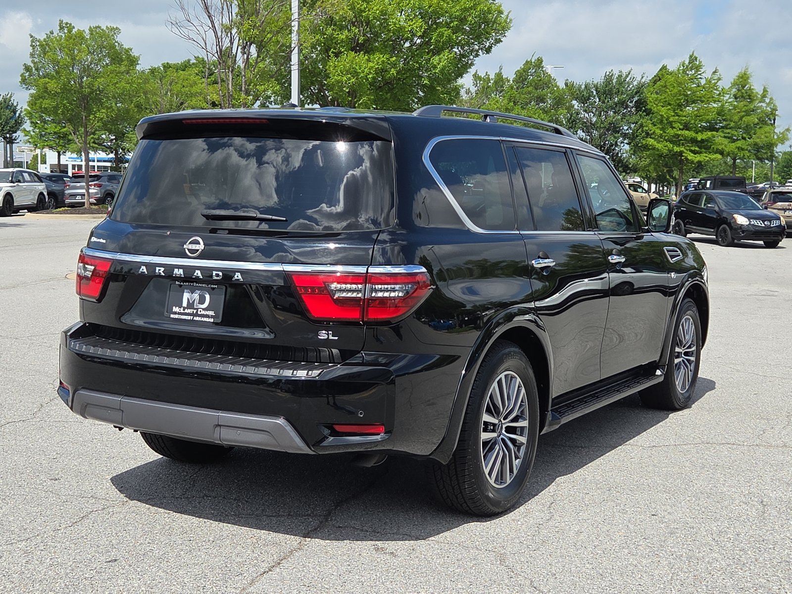 Used 2022 Nissan Armada SL w/ Captain's Chairs Package AWD/4WD image 5
