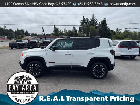 Used 2023 Jeep Renegade Trailhawk AWD/4WD image 11