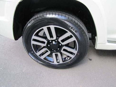 Used 2015 Toyota 4Runner Limited AWD/4WD image 26