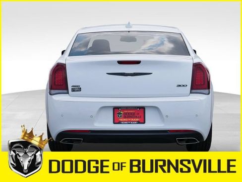 Used 2021 Chrysler 300 Touring L AWD/4WD image 8