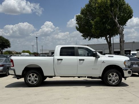 Used 2024 RAM 2500 Big Horn AWD/4WD image 3