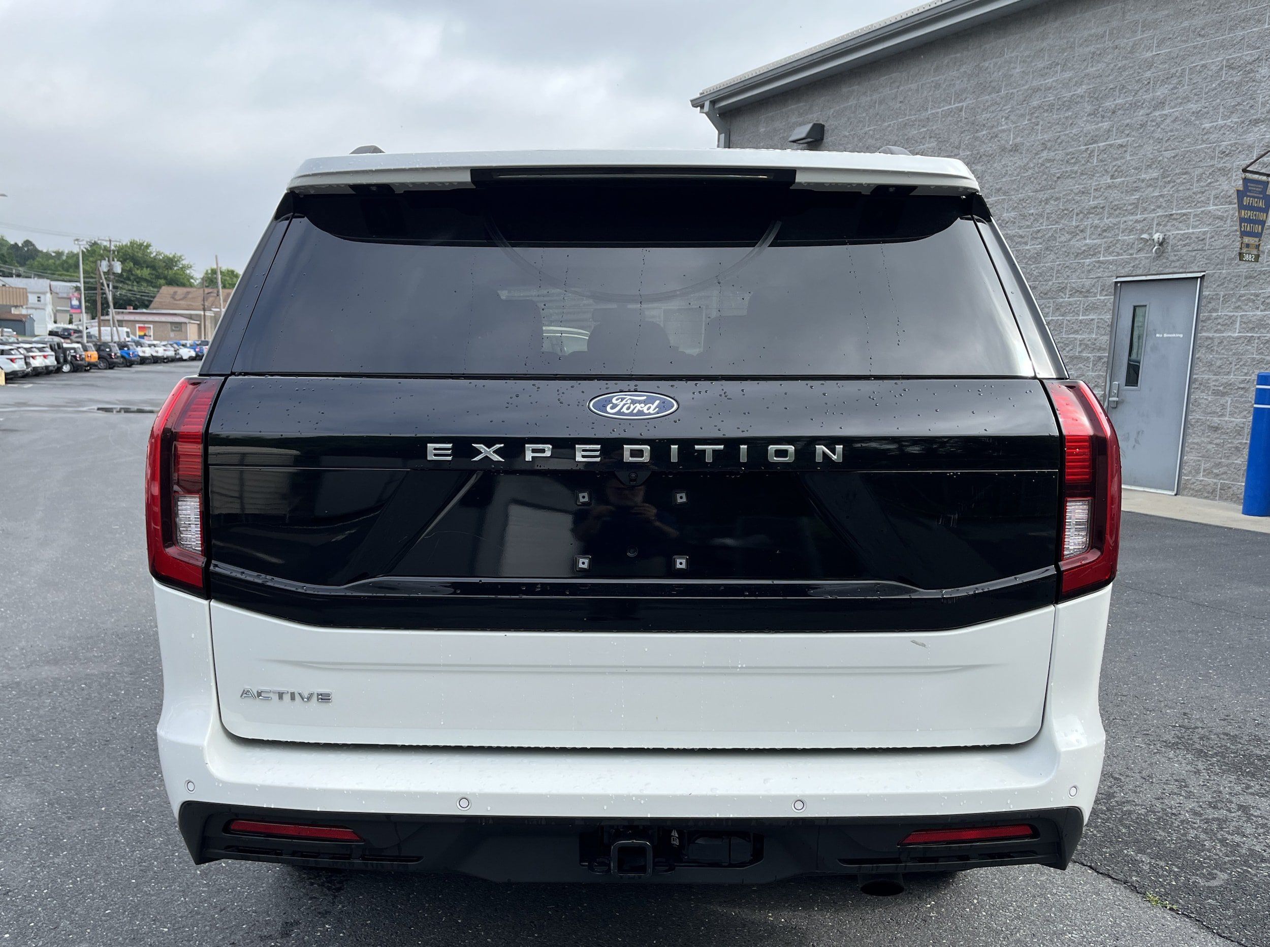 Used 2025 Ford Expedition Active AWD/4WD image 6