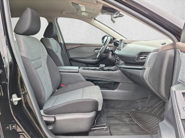 Used 2023 Nissan Rogue SV AWD/4WD image 18