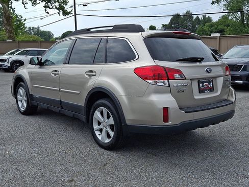 Used 2014 Subaru Outback 2.5i Premium AWD/4WD image 7