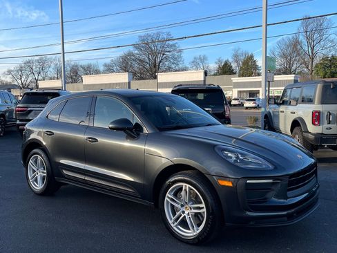 Used 2022 Porsche Macan image 1
