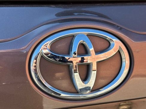 Used 2018 Toyota Highlander Limited AWD/4WD image 10