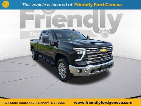 Used 2025 Chevrolet Silverado 3500 LTZ AWD/4WD image 3