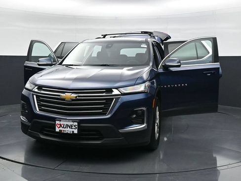 Used 2023 Chevrolet Traverse LT AWD/4WD image 47