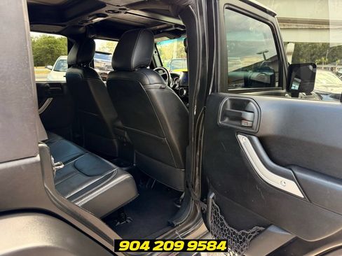 Used 2017 Jeep Wrangler Unlimited Sahara w/ Dual Top Group AWD/4WD image 28