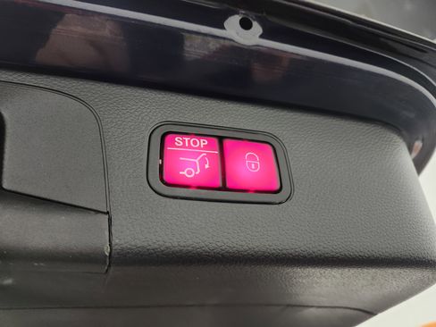 Used 2016 Mercedes-Benz GLC 300 4MATIC image 22