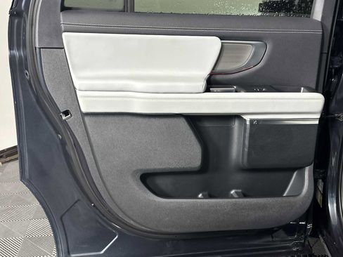 Used 2025 Ford Expedition Max Platinum image 24