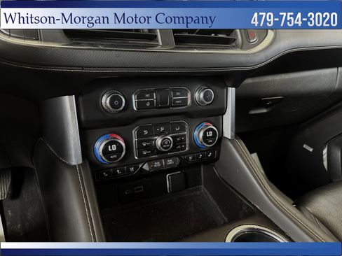 Used 2023 GMC Yukon XL SLT AWD/4WD image 35