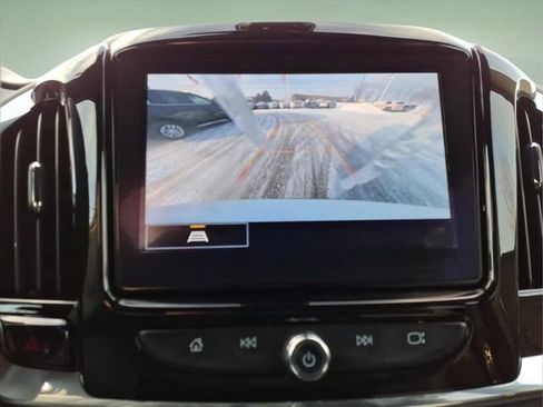 Used 2023 Chevrolet Traverse LT image 22