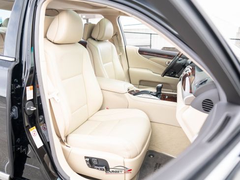 Used 2016 Lexus LS 460 L image 17