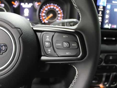 Used 2025 Jeep Wrangler Sport image 10