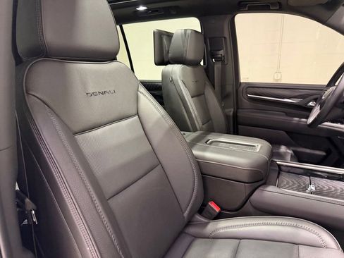 Used 2024 GMC Yukon XL Denali AWD/4WD image 41