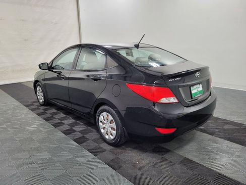 Used 2016 Hyundai Accent SE w/ Option Group 02 FWD image 3