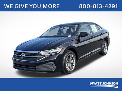 Used 2024 Volkswagen Jetta SE w/ Panoramic Sunroof Package