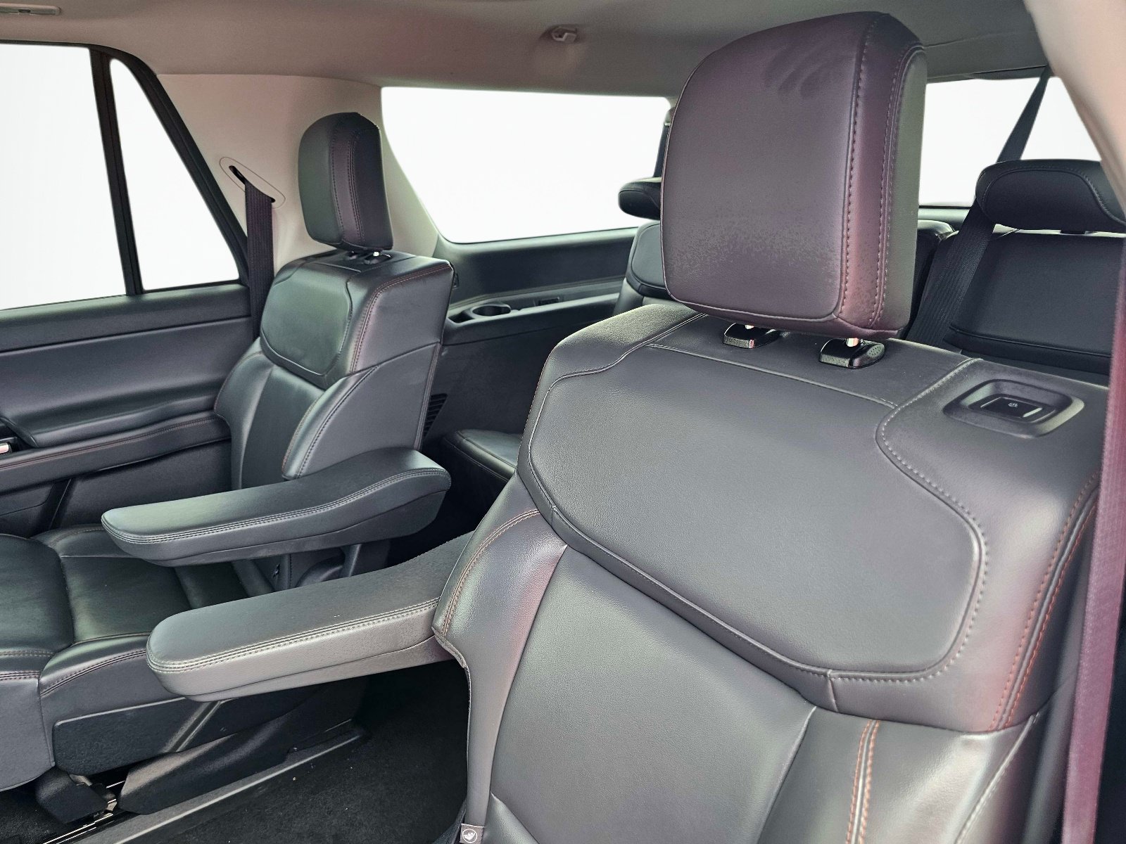 Used 2025 Ford Expedition Max Active AWD/4WD image 33