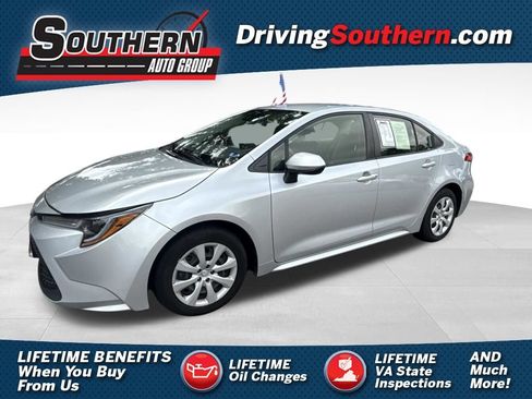 Used 2022 Toyota Corolla LE w/ Carpet Mat Package (TMS) FWD image 1