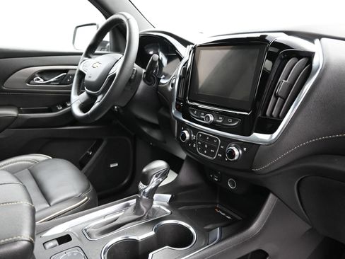 Used 2023 Chevrolet Traverse Premier AWD/4WD image 39