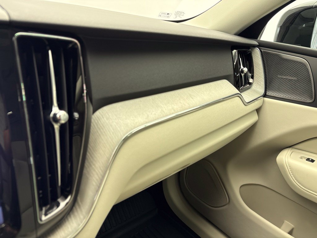 Used 2024 Volvo XC60 T8 Plus w/ Protection Package Premier AWD/4WD image 35