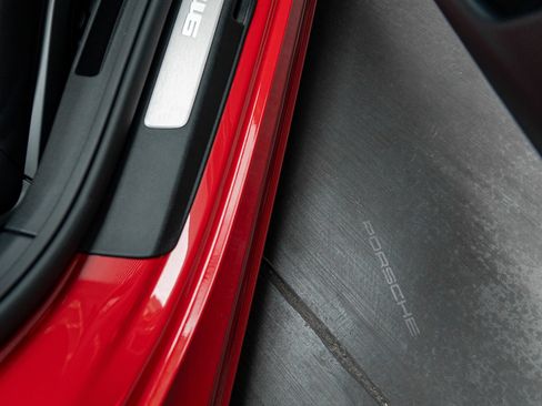 Certified 2025 Porsche 911 Carrera T RWD image 39