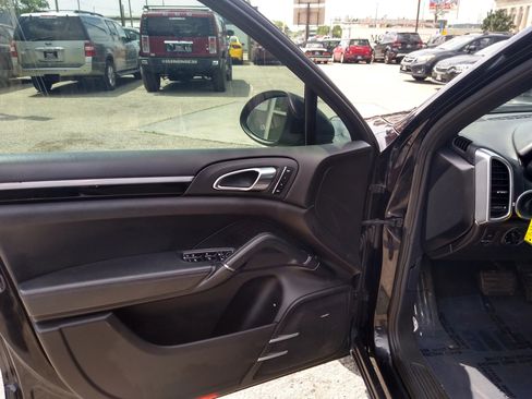 Used 2011 Porsche Cayenne image 14