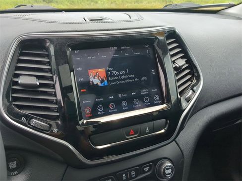 Used 2022 Jeep Cherokee Limited image 22