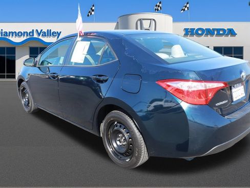 Used 2017 Toyota Corolla LE w/ Carpet Mat Package (TMS) FWD image 4