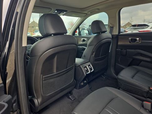 Certified 2023 Kia Sorento EX w/ Panoramic Sunroof Package image 16
