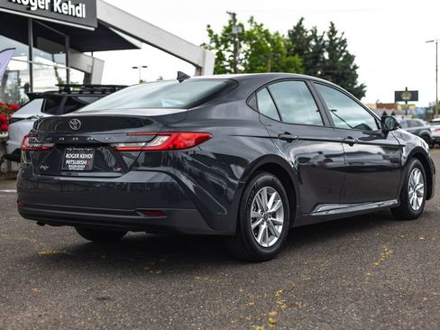 Used 2025 Toyota Camry LE FWD image 8