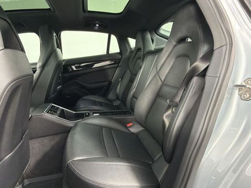 Certified 2019 Porsche Panamera image 23