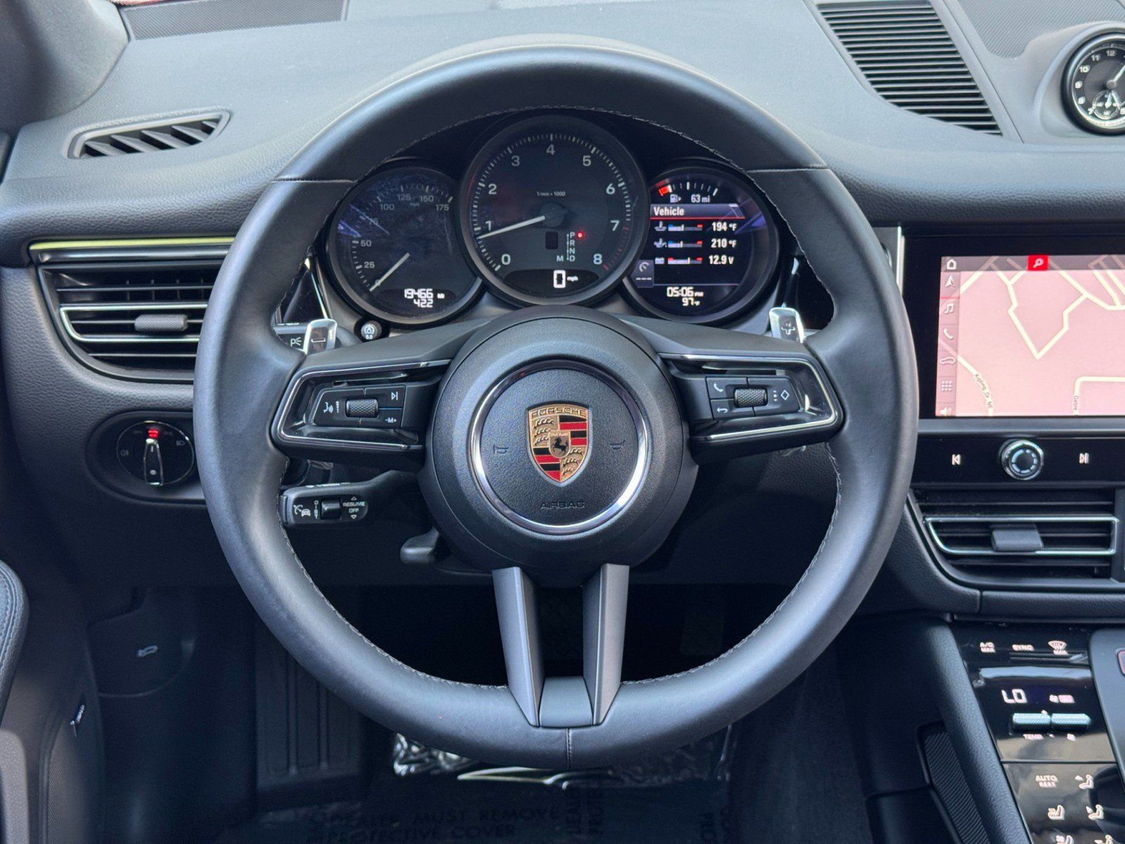 Used 2024 Porsche Macan AWD/4WD image 20
