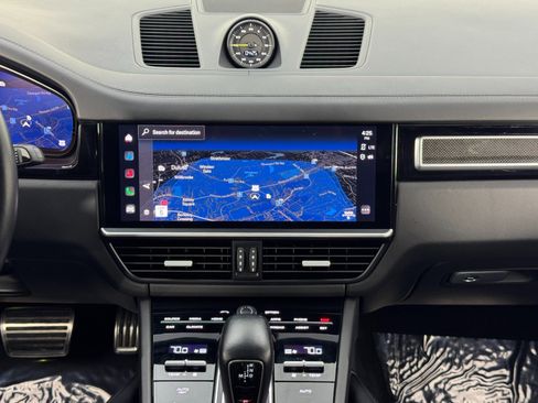 Used 2022 Porsche Cayenne Turbo S image 24