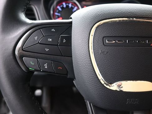 Used 2017 Dodge Challenger SXT image 7