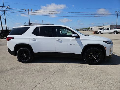 Used 2023 Chevrolet Traverse LT w/ Midnight/Sport Edition AWD/4WD image 9