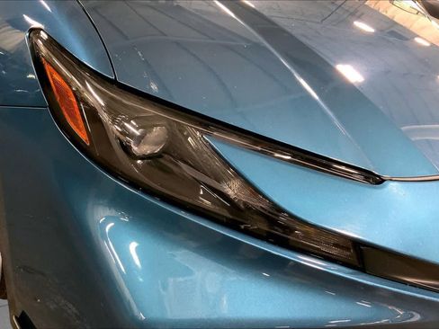 Used 2025 Toyota Camry SE FWD image 28